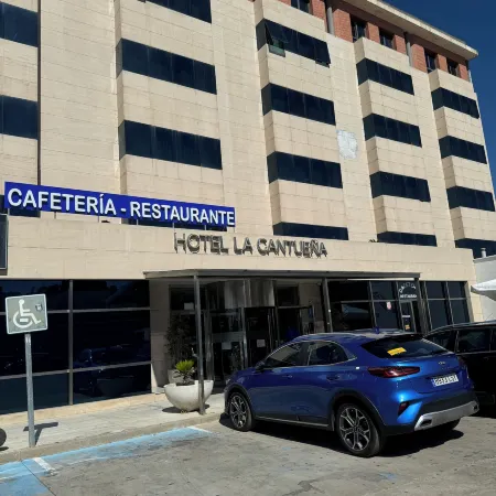 Hotel La Cantueña