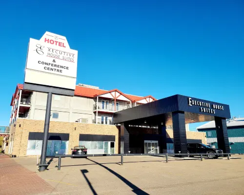 Executive House Suites Hotel & Conference Centre โรงแรมในไฮเลเวล
