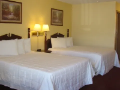 Honeysuckle Inn Hotels in Howell County