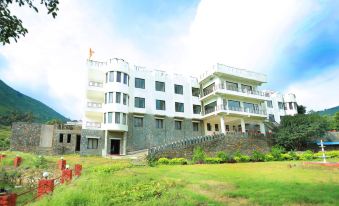 Rang Bhawan Inn- A Lake View Hotel