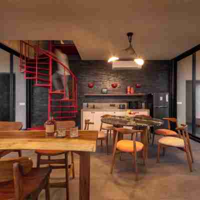 Scarlatta Dining/Meeting Rooms