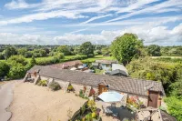 The Golden Fleece Hotels in Chard