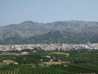 Stunning 2-Bed Apartment in Pego - Pools