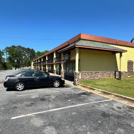OYO Hotel Phenix City Central