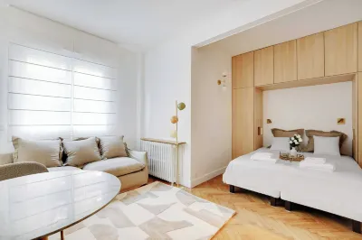 Peaceful Chic Studio - 2P - Parc Monceau Hôtels à : Paris
