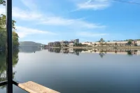Lake Shore Landing For 20! - Wifi