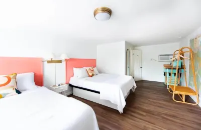 Royal Palms Motel Hotels in Tybee Island