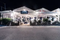 Yianna Hotel