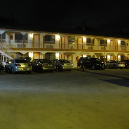 Pinn Road Inn and Suites Lackland AFB and Seaworld