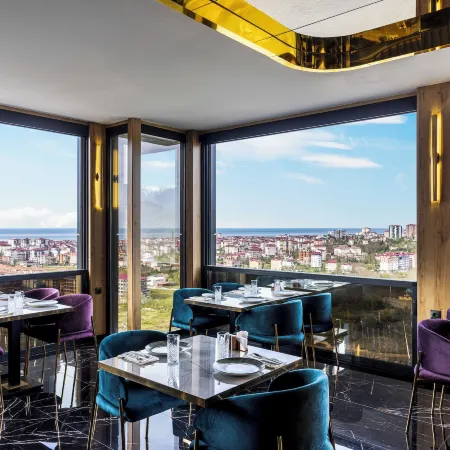 Rossi Luxury Hotel