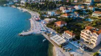 Kaja - Right Next to the Beach - parking