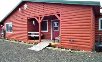 Cascade Lake Inn
