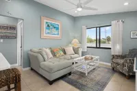 Adorable two bedroom condowalk to the beach and st Armand’s circle