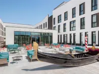 Hampton by Hilton Venice Isola Nuova Hotels near Venice Marina