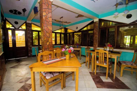 Peace of Mind Rest House Отели в г. Мбея