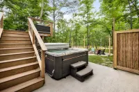 Cozy Retreat - Hot Tub, Firepit, Grill, Lake Access Hotels in Morgan County