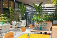 Landmark Hotel - breakfast