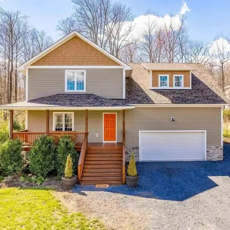 6-bedroom house in Nellysford with WiFi AC Skiing Tubing and Golf