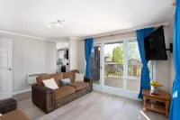 3Bed Lodge - Hot Tub - by Holiday Homes