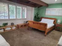 Westside Retreat w/Yard, Grill, Hot Tub, Near Sofi Stadium, LAX, and the Beach فنادق في Ladera Heights