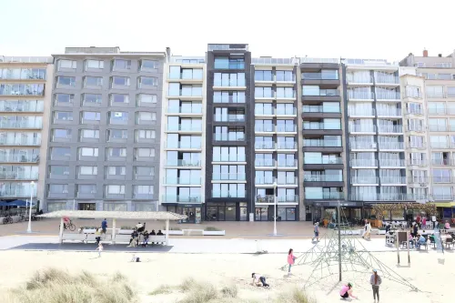 Apartment in Nieuwpoort with Terrace