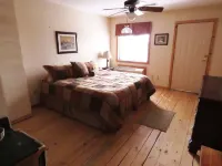 Huge Log Cabin Perfect for Family Reunions & Church/Corporate Retreats