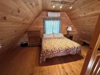 Toddy Pond Lakehouse -  Beautiful sunrises, water fun, close coastal towns/parks Hotels near Red Roo Rescue