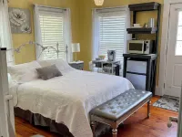 Glamour meets Country Guest Suite with Hot Tub! Hotels in Kennebunk