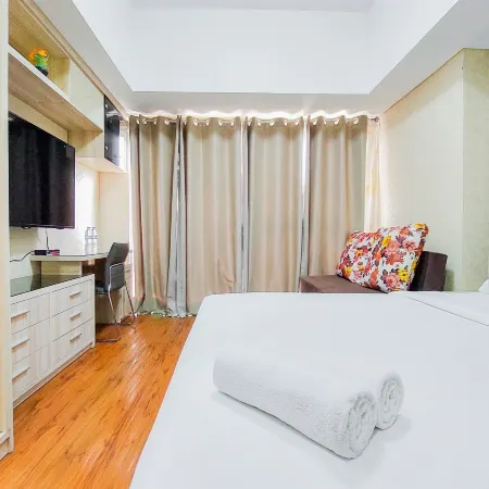 Comfortable and Simply Studio Room Casa de Parco Apartment