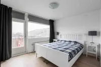 Nice Spacious House Near Amsterdam And Schiphol Hotels near Silverstone Party Center - Karting, Laser Gaming & Bowling