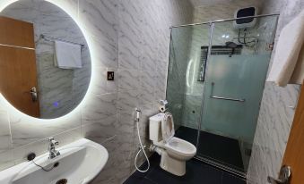 Buddiez Hotel & Resort