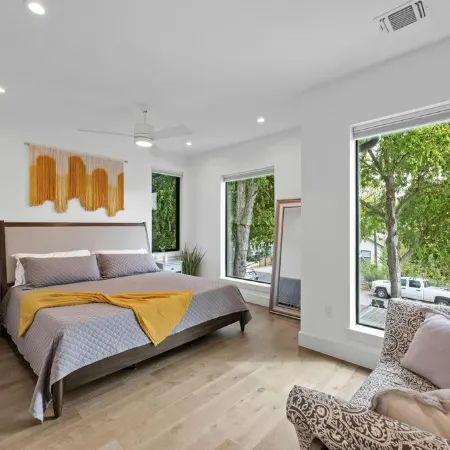 Luxury Escape in Austin’s Iconic Bouldin Creek Perfect Location + Private Pool!