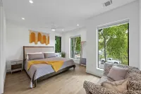 Luxury Escape in Austin’s Iconic Bouldin Creek Perfect Location + Private Pool!