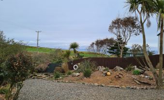 Beautiful 2-Bed Semi Rural Cottage Enclosed Garden