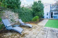 Lobster Cottage - 3 Bedroom Cottage - Tenby Hotels in 
