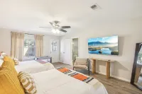 7Min to Texas A&M Cozy 7 Beds, w/ Billiards & Firepit Oasis