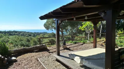 Nature Cabin on private estate and Coast Barcelona with Wellness. Hotels near Cala Castell de Mata