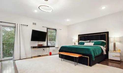 Contemporary Luxury 3 Bdr Apt for 6 +Free Parking