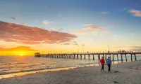 Enjoy beachside vibes at beautiful Henley Beach! Hotels in Henley Beach