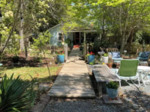 Heart of DT Southport with private, fenced yard! Perfect for pets!  Sleeps 4