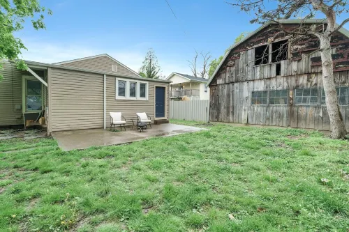 Stylish Jeffersonville Home - Mins from Louisville