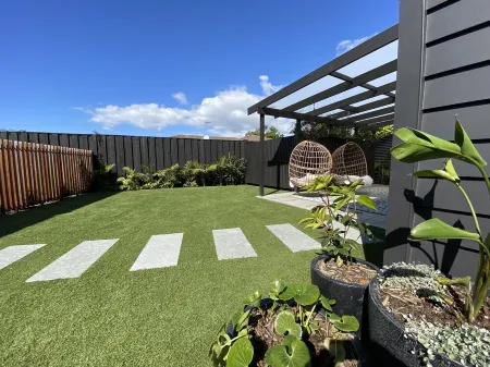 Great for large families & so much to do! Beach nearby, pool, spa, games room