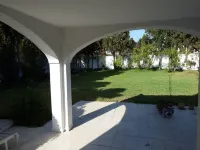 Bungalow 80 m from Nabeul beach Hôtels à : 