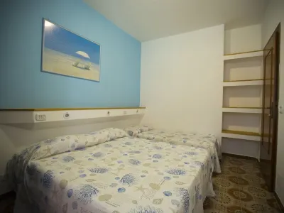Apartment in Villa Valentini, seafront, Gulf of Gaeta, parking included