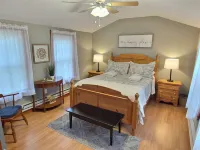 Quaint, Rustic, Quiet Retreat