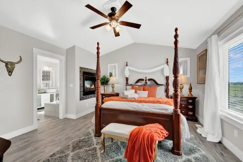 Private Outdoor Hot Tub, Pool Table, Sleeps 16, Gas Fireplaces, Outdoor Patio