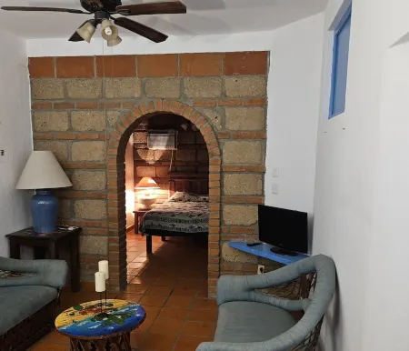 Cozy condo with AC and WiFi in tranquil Bucerías