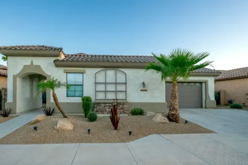 The Good Life in Goodyear.Pool.spa.Golf.Pool table minutes to ballfields/Stadium