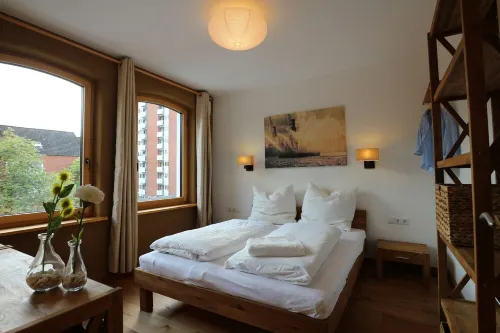 2017 ecologically renovated, high quality furnished cottage with yard. 뤼네부르크 호텔