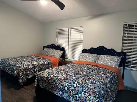 Modern 3 bedroom 20 mins from DownTown Atlanta 5 BEDS